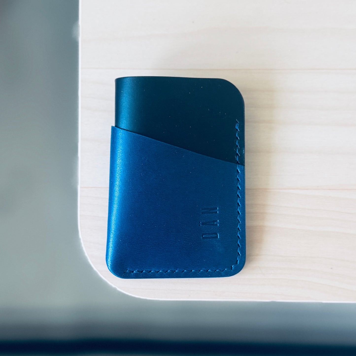 Budapest V2 cardholder - black & blue