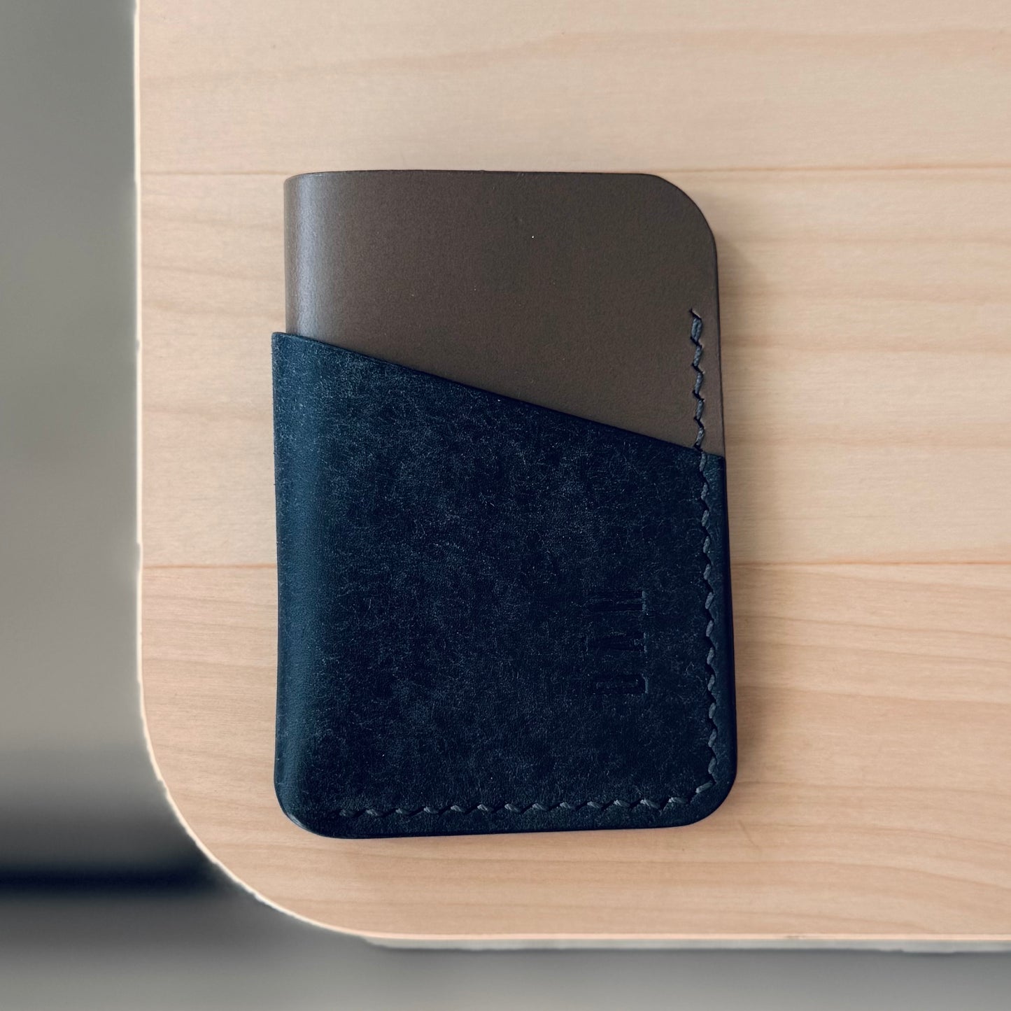 Budapest V2 cardholder - black grey