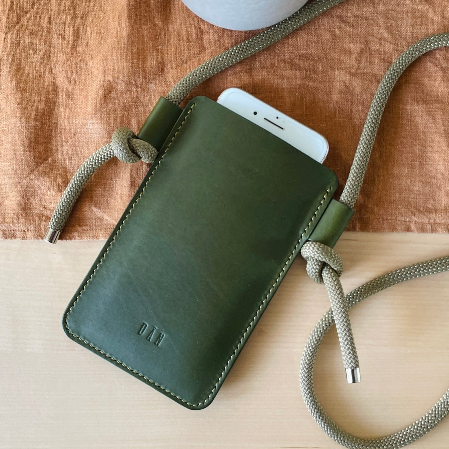 Crossbody telefontartó - Oliva