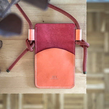 Crossbody phone holder - pink