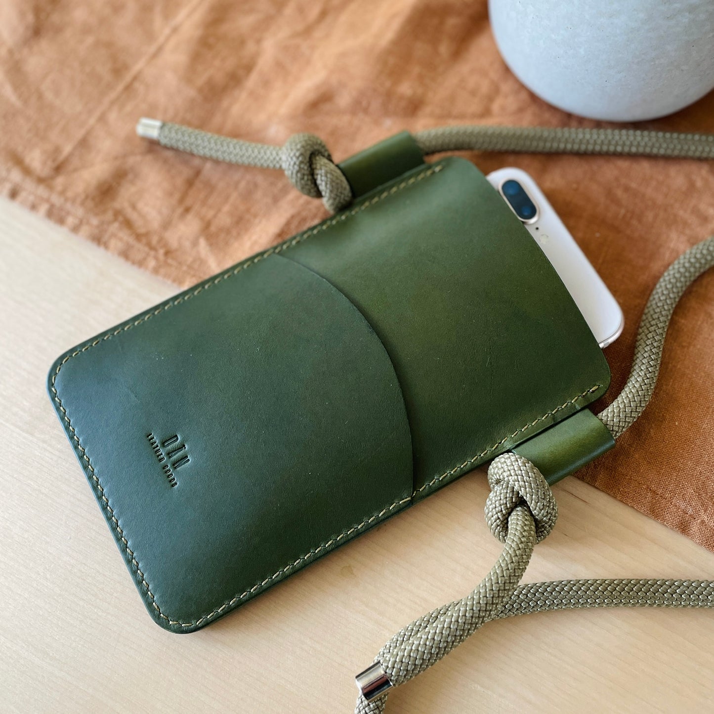 Crossbody telefontartó - Oliva