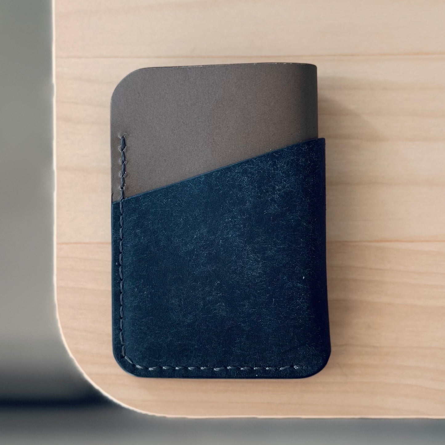 Budapest V2 cardholder - black grey