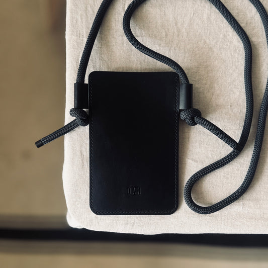Crossbody phone holder - black