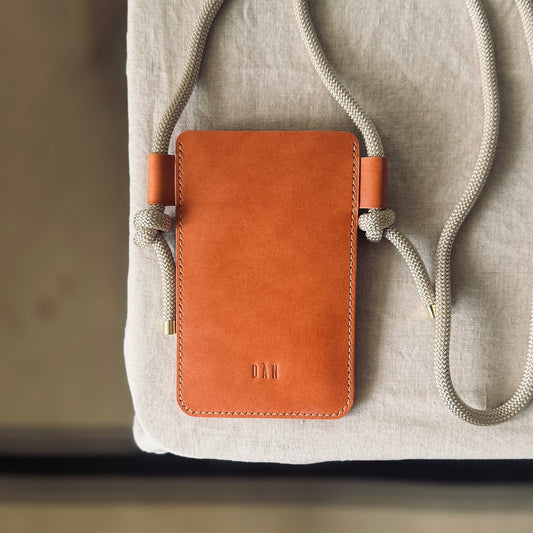 Crossbody phone holder - salmon
