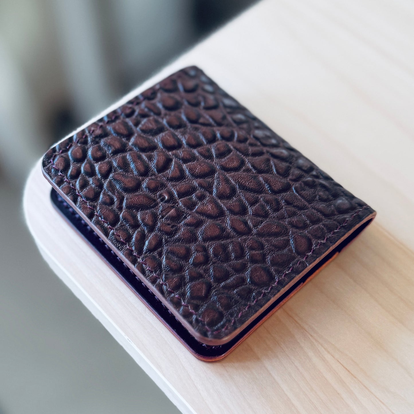 Lyon pénztárca - embossed purple