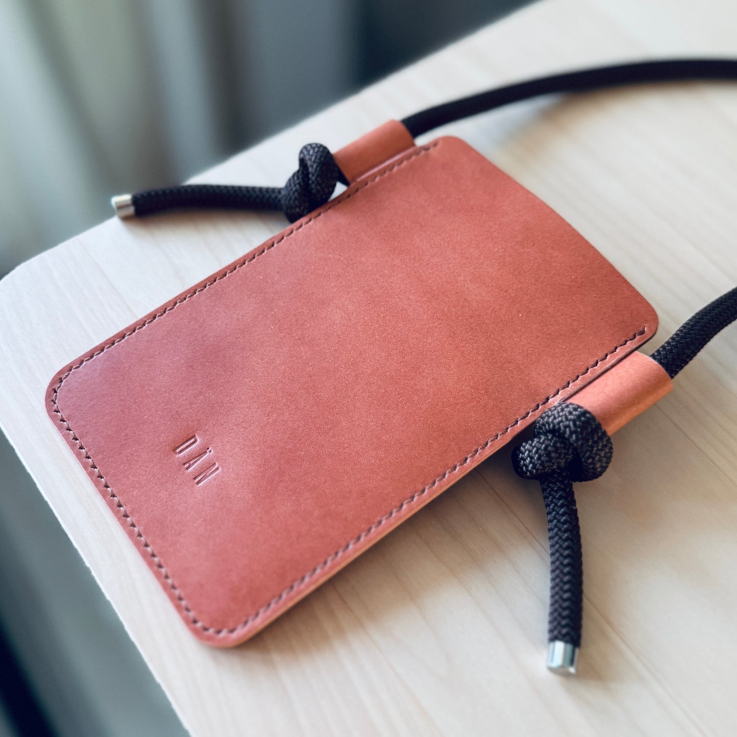 Crossbody phone holder - salmon