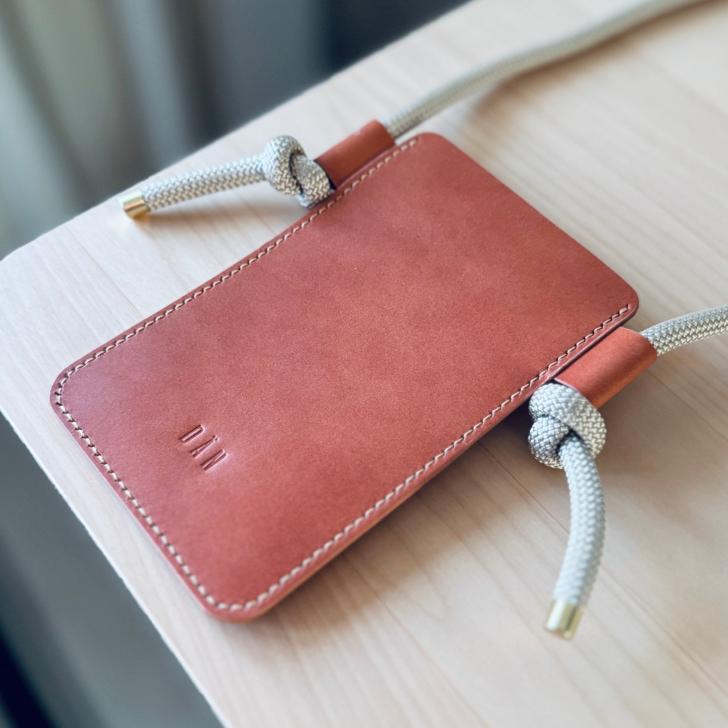 Crossbody phone holder - salmon