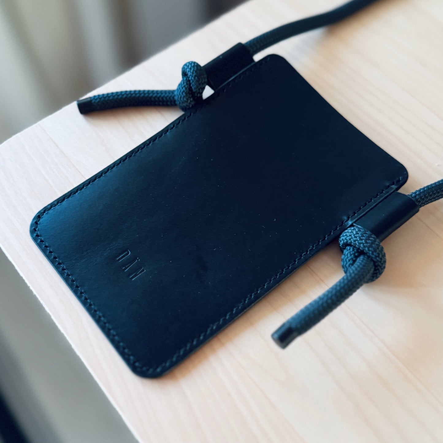 Crossbody telefontartó - fekete