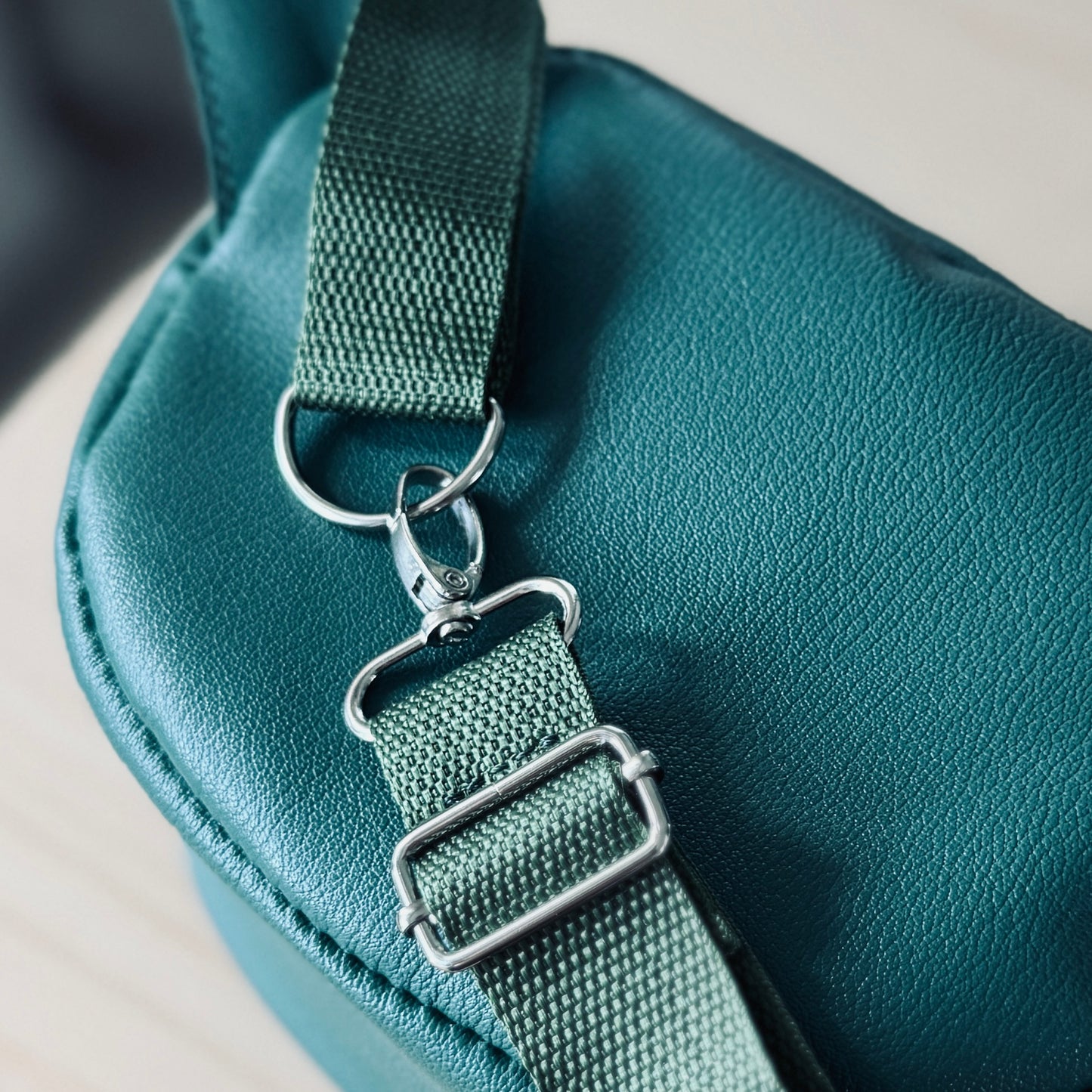 Sling bag - emerald green