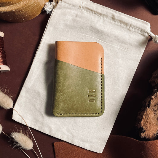 Budapest V2 cardholder - natural & light green maya