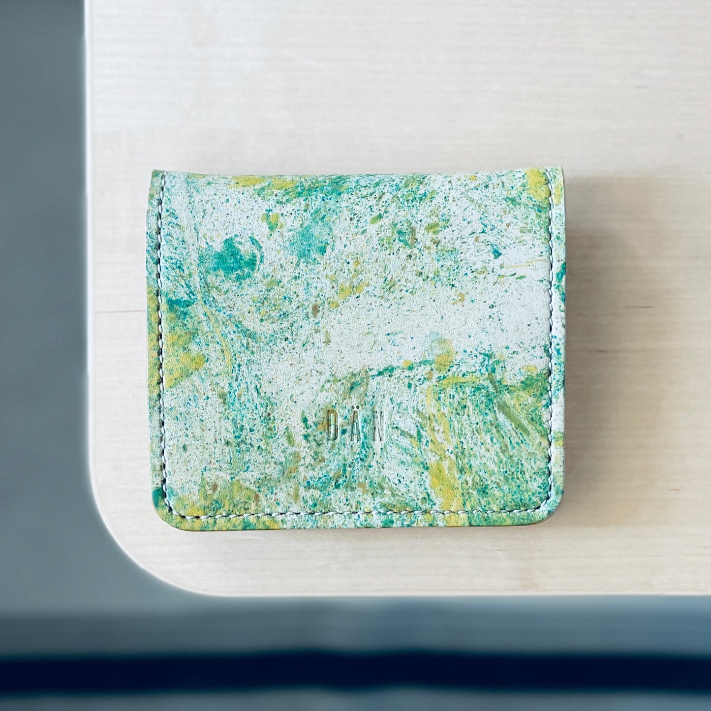 Lyon wallet - natural & green dyed