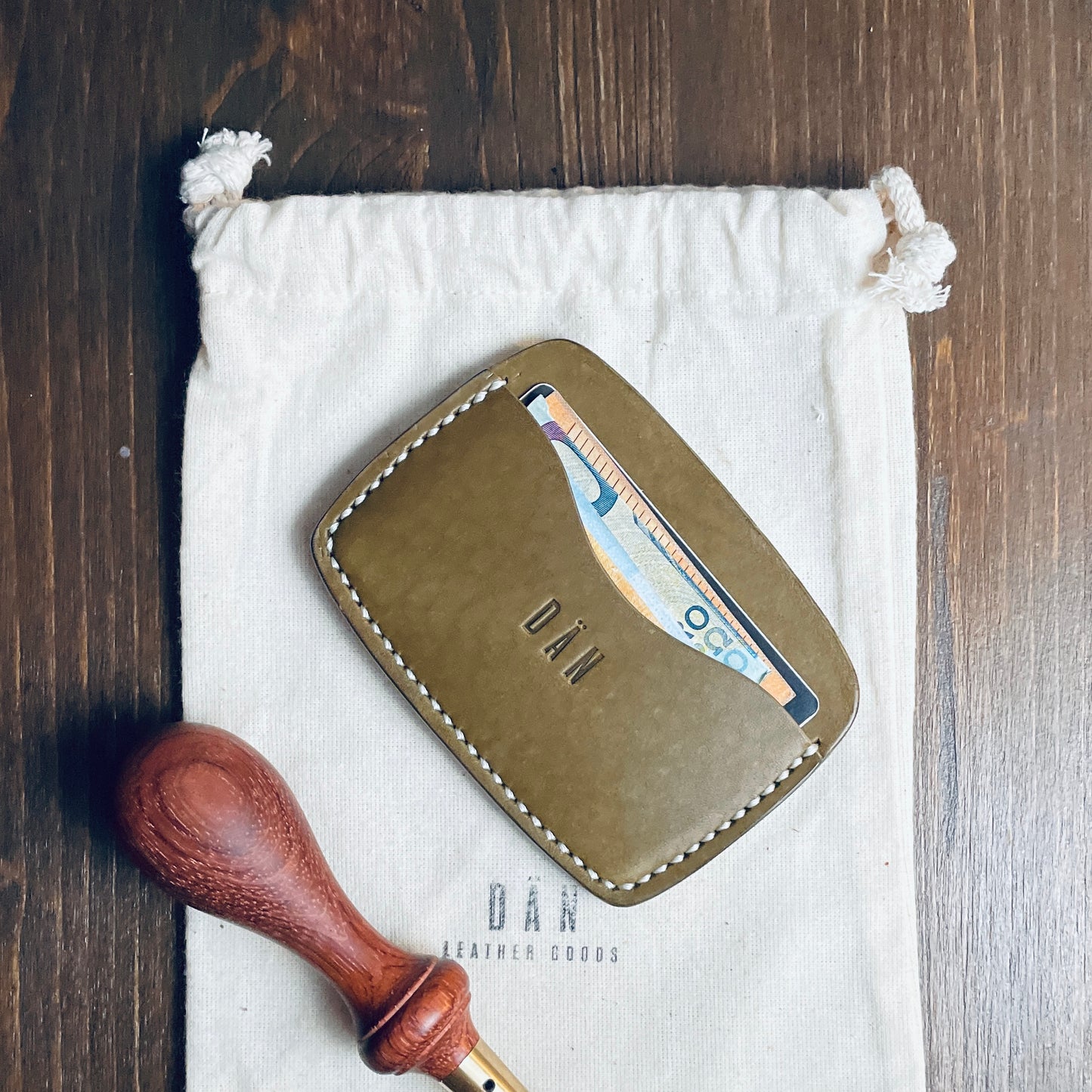 Oslo card holder - olive