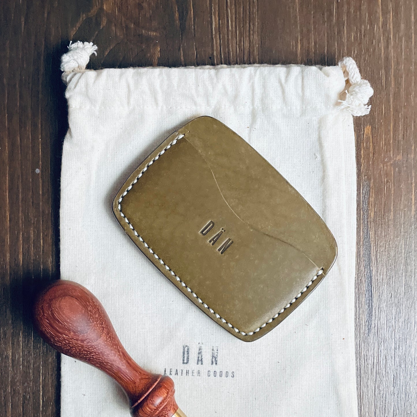 Oslo card holder - olive