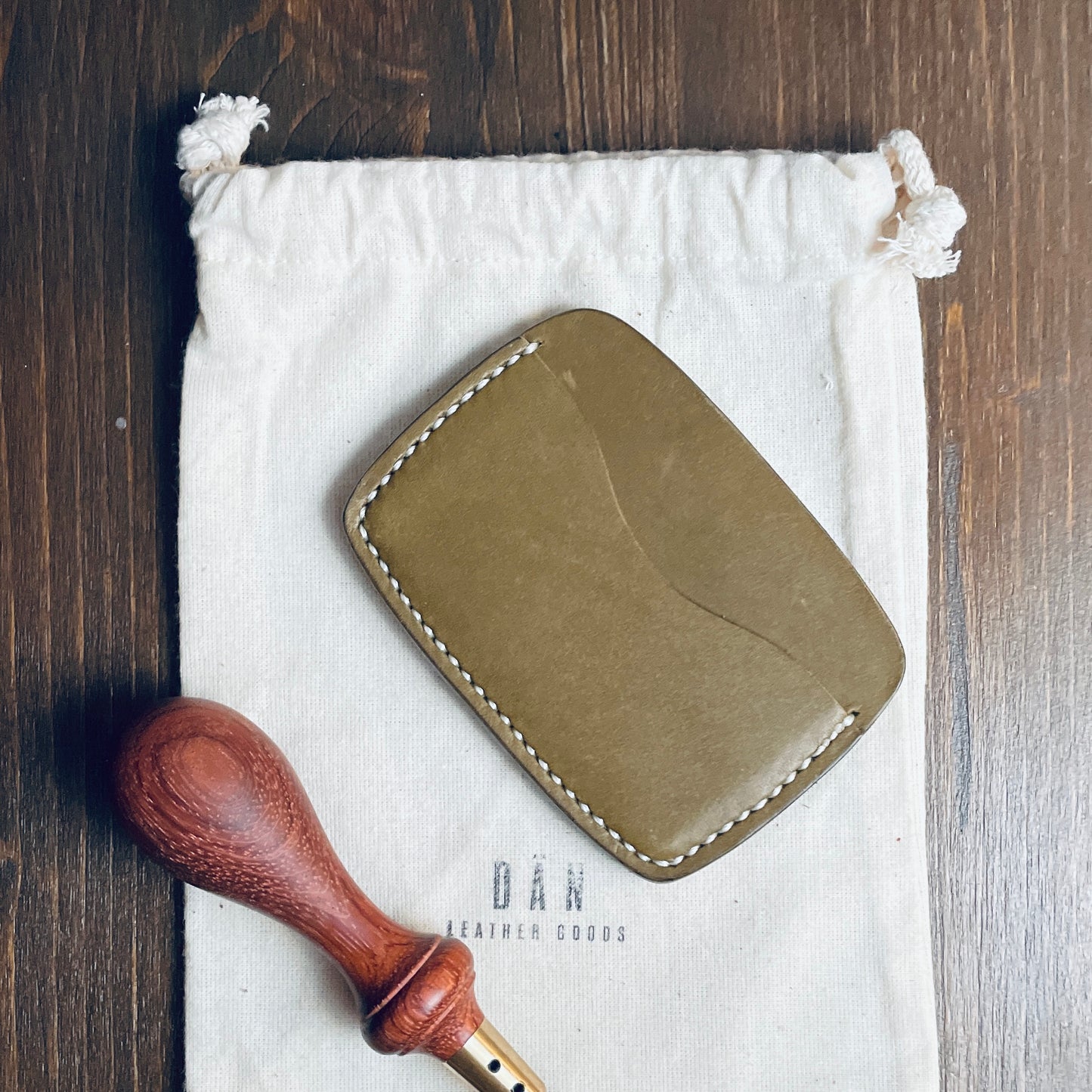 Oslo card holder - olive