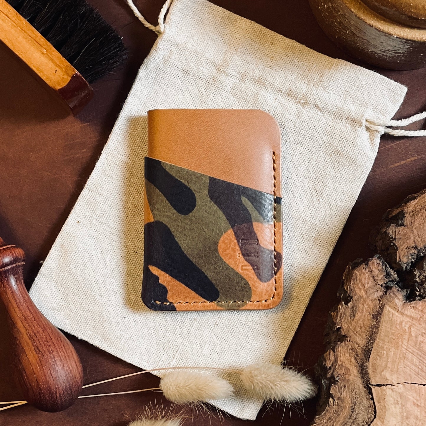 Budapest V2 cardholder - brown & camo